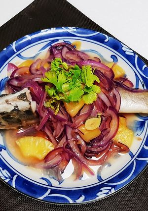 午仔魚佐鳳梨洋蔥糖醋醬 的食譜成品照片