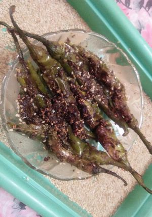 चटपटी अचारी मिर्च (chatpati achari mirch recipe in Hindi) रेसिपी मुख्य फोटो