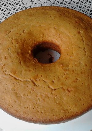 Una foto de Torta esponjosa de vainilla y limón