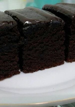 Foto resep Eggless Chocolate Cake (no egg, no mixer, no butter, no milk)
