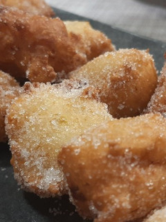 Una foto de Buñuelos de plátano 🍌