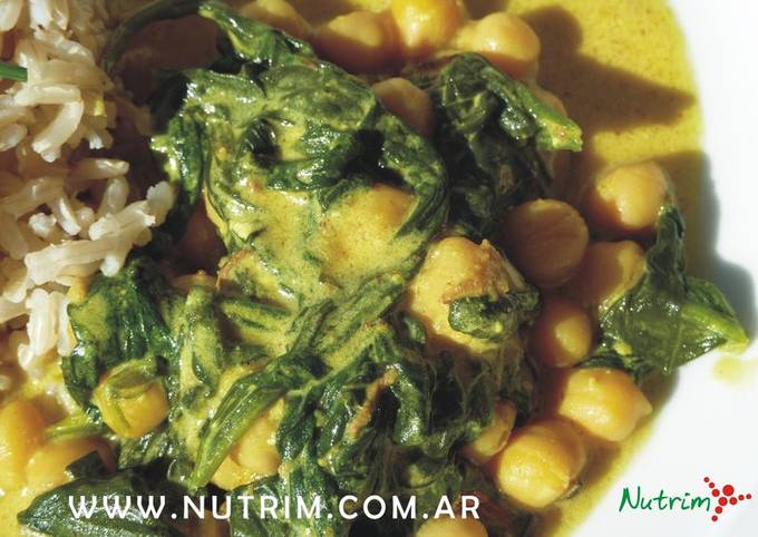 Espinaca y Garbanzos en Crema de Yogur - Comida Árabe Receta de Nutrim -  Recetas Saludables- Cookpad