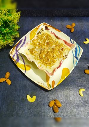 A picture of Seviyan kheer.
