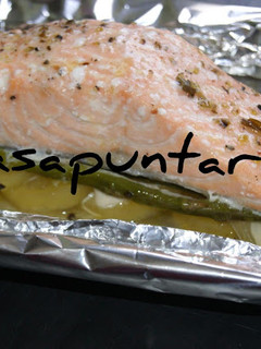 Una foto de Salmón en papillote