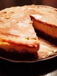 Sós karamellás sajttorta recept fotója