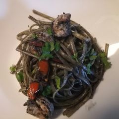 A picture of Linguine al nero di seppia.