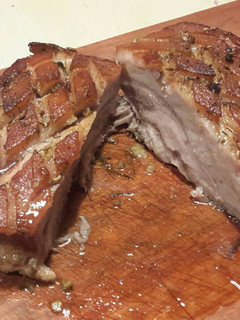 Una foto de Panceta al horno con aromas anisados (pork belly)