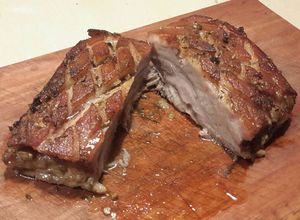 Una foto de Panceta al horno con aromas anisados (pork belly)