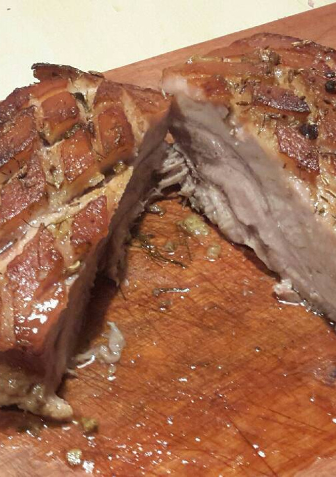 Una foto de Panceta al horno con aromas anisados (pork belly)