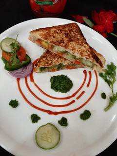 वेज सैंडविच (Veg Sandwich recipe in Hindi) रेसिपी मुख्य फोटो