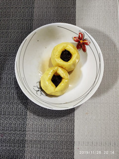 Una foto de Manzana asada en microondas