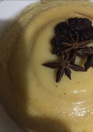 Una foto de Flan de arroz con pasas