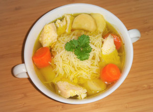 Csirkehúsleves recept fotója