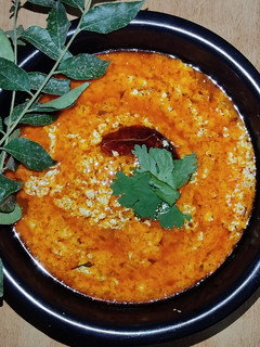 દહીં તીખારી (Dahi Tikhari Recipe In Gujarati) રેસીપી મુખ્ય ફોટો