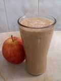 Batido de manzana, plátano, almendras y cacao