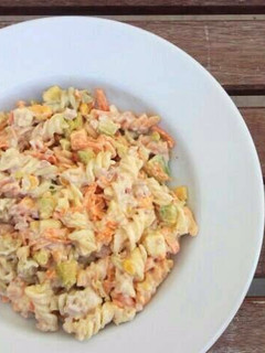 Una foto de Ensalada de pasta de mi madre 😍