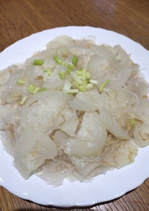 A picture of Sauteed Glass Noodle with Hairy Gourd.