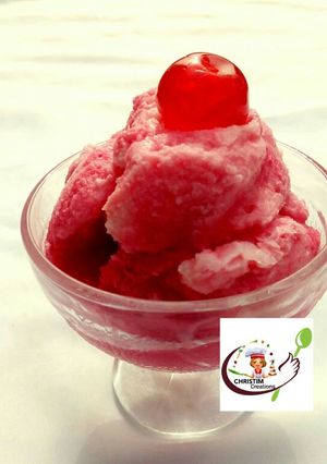 A picture of Home made vanilla ice cream.