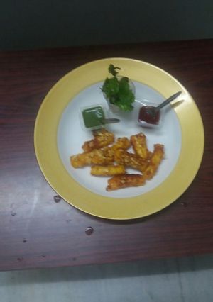 A picture of Papad paneer pakoda.