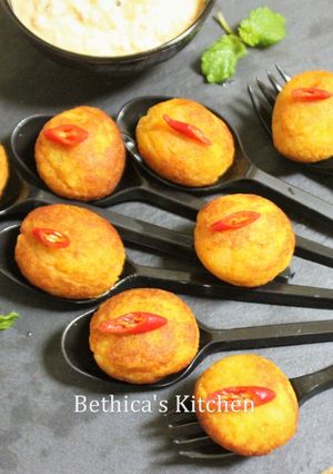 A picture of Stuffed Potato Cheese Balls.