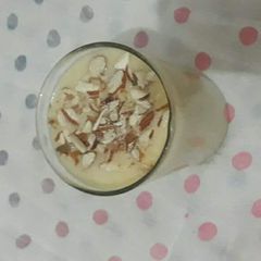 A picture of Banana dry fruit Shake.