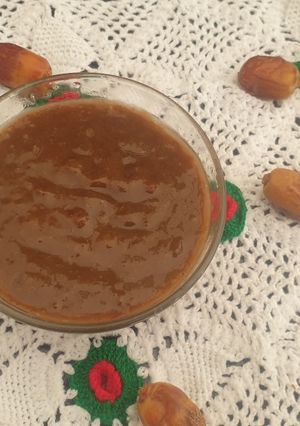 A picture of Imli khajoor ki chutney.