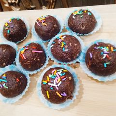 A picture of Marie Cocoa balls with almonds inside.