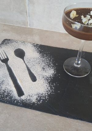 Une photo de Mousse au chocolat / noisettes