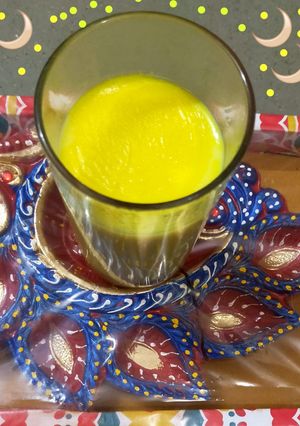 लौंग काली मिर्च दूध (laung kali mirch doodh recipe in Hindi) रेसिपी मुख्य फोटो