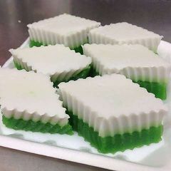 A picture of Talam Pandan (Malaysian Dessert).