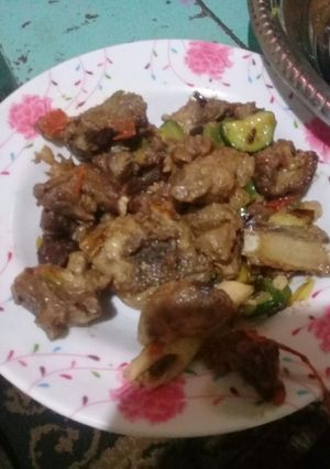 A picture of Deep fried meat.