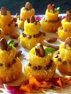 કોકોનટ સ્વીટ (Coconut Sweet Recipe in Gujarati) રેસીપી મુખ્ય ફોટો