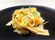 Una foto di pappardelle al forno