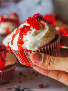 Una foto de Cupcakes Red Velvet Halloween