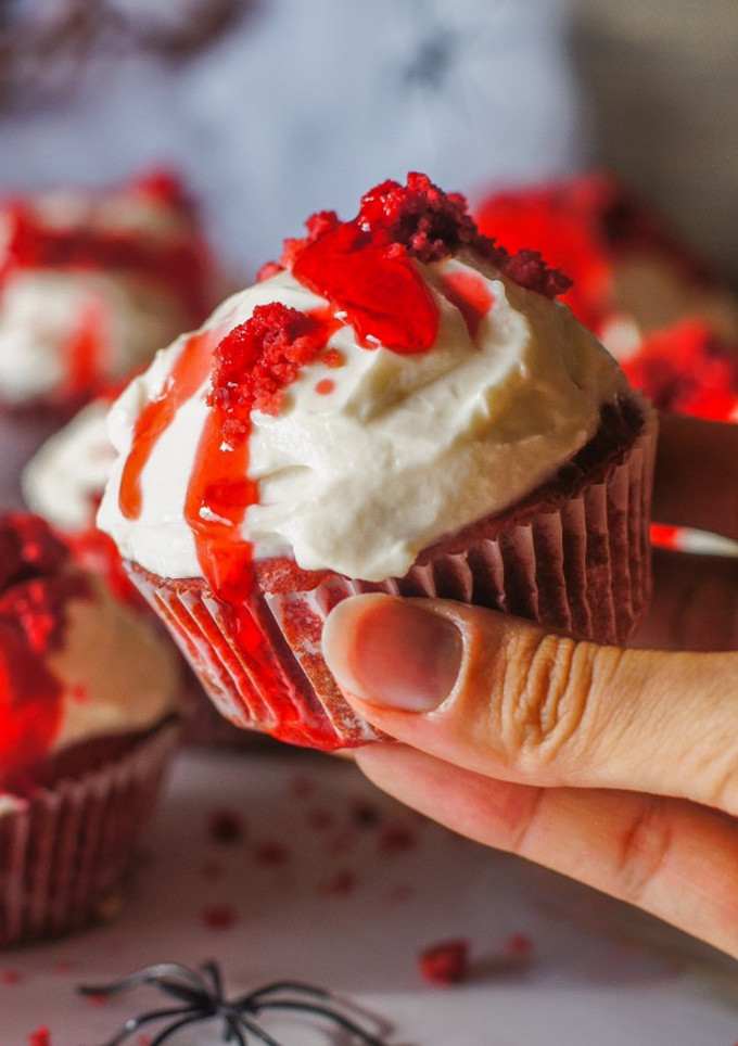 Una foto de Cupcakes Red Velvet Halloween