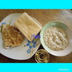 A picture of Oat, bread and fried egg.