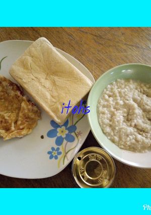 A picture of Oat, bread and fried egg.