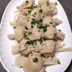 A picture of Stuffed Wings with Enoki mushroom.