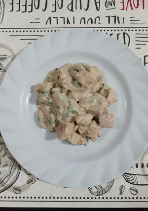 Una foto de Pollo en cubos con salsa de verdeo light