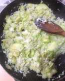 Falso cous cous de coliflor y zucchinis