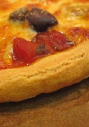 A picture of Gluten-Free Thin Crust Pizza.