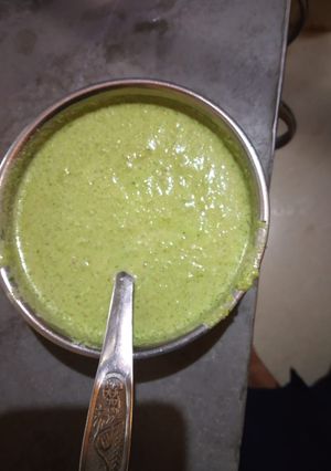 લીલી ચટણી (Green Chutney Recipe In Gujarati) રેસીપી મુખ્ય ફોટો