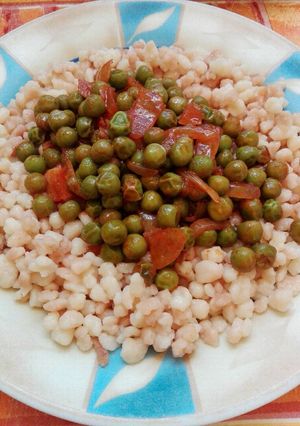 Zöldborsópörkölt, pirított tarhonyával recept fotója