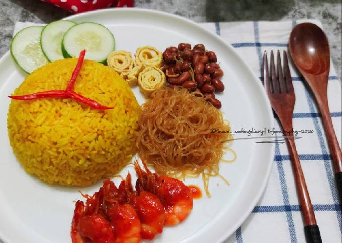 Nasi kuning simple rice cooker