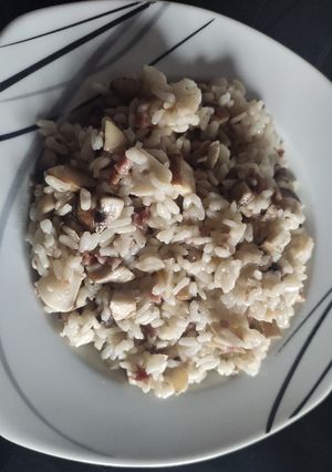 Una foto de Arroz con jamón y champiñones portobello