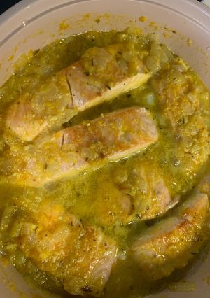 Una foto de Salmón con zanahoria y cúrcuma