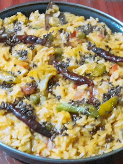 वेजिटेबल मसाला खिचड़ी (Vegetable masala khichdi recipe in hindi) रेसिपी मुख्य फोटो