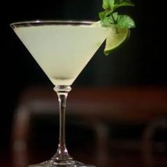 A picture of French pearl cocktail.