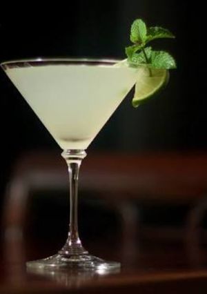 A picture of French pearl cocktail.