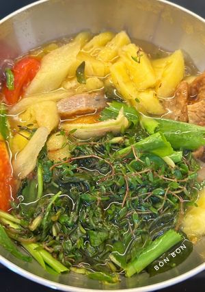 Hình của món Canh Chua Chả Cá Hố, Rau Sam, Bông Giờ.
